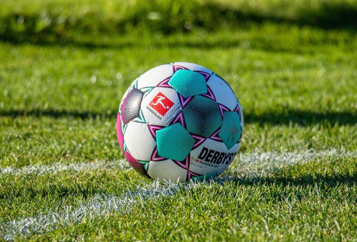ilustrasi sepak bola (pixabay.com/TobiasRehbein)